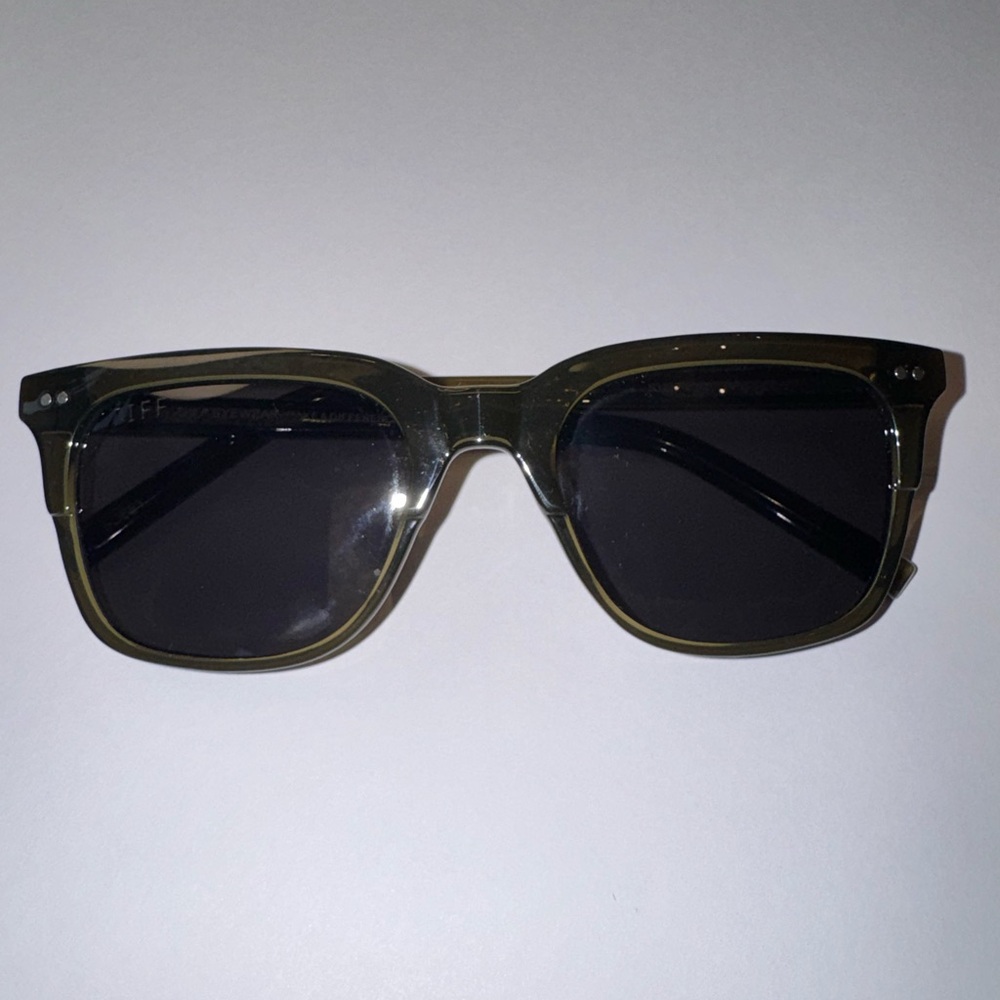 DIFF Eyewear LT DIFF Square Sunglasses Olive Gree… - image 1